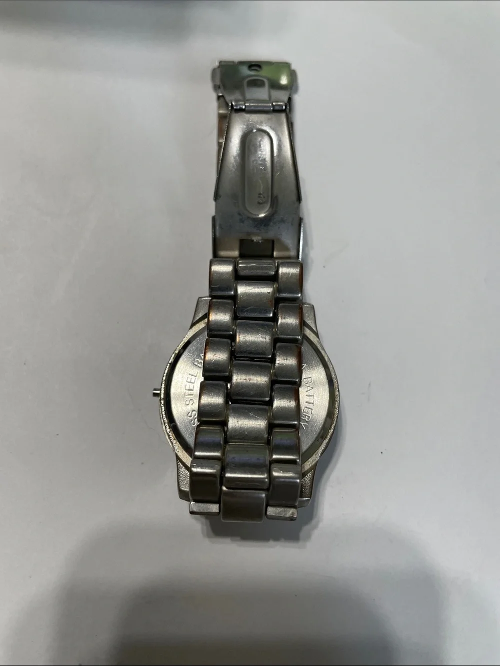 American Eagle Outfitters Men's Silver Watch with Gold Dial. Needs Battery.